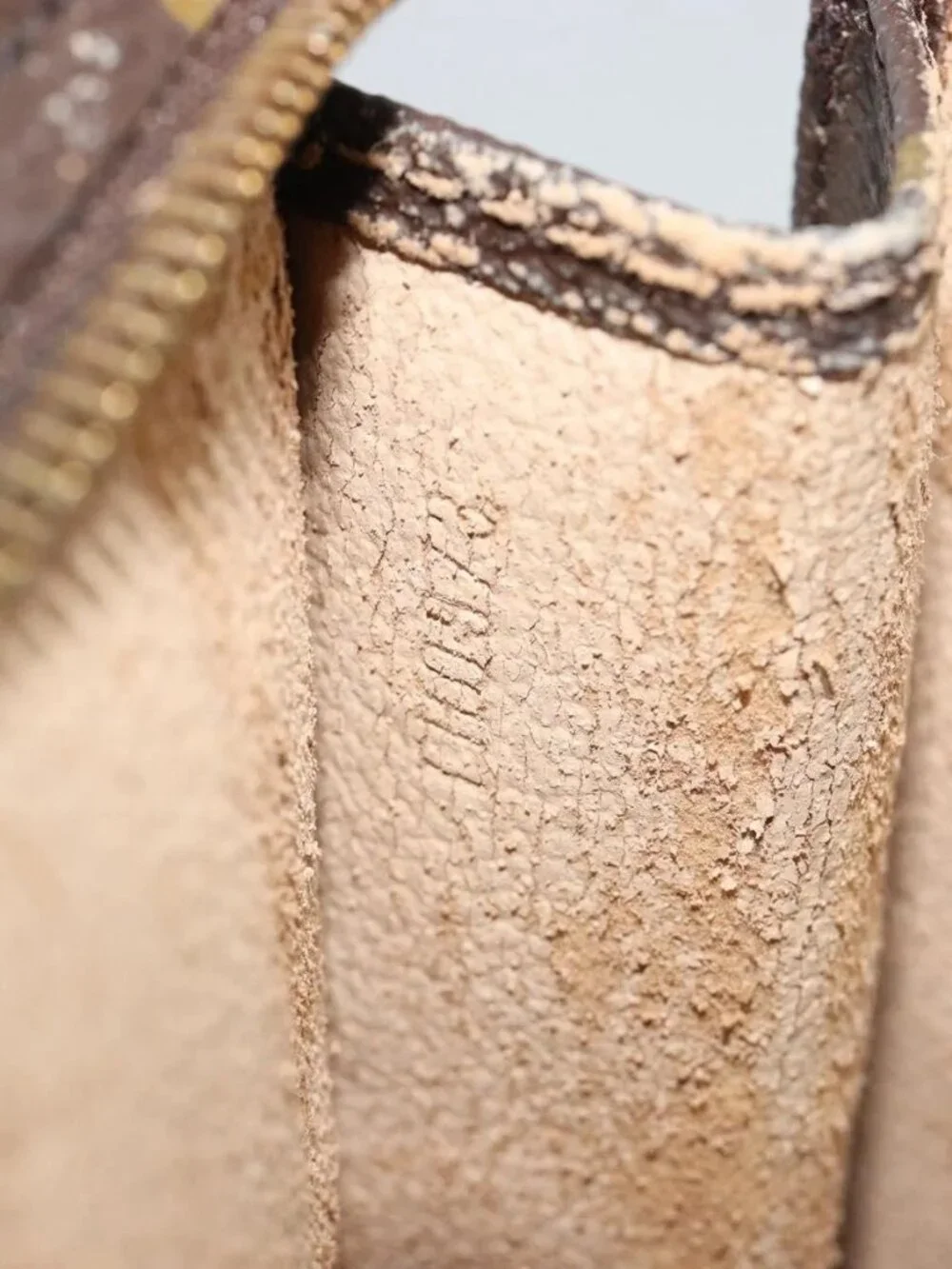Louis Vuitton brand	louis vuitton